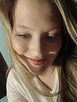 Snapshot of Cumonkatie chatting on February 15, 2026, 7:51 am Cumonkatie online show from February 15, 2026, 7:51 am