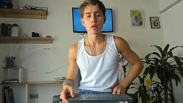 Snapshot of manucute_23_ chatting on February 5, 2026, 3:30 pm manucute 23 online show from February 5, 2026, 3:30 pm