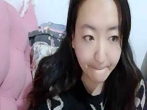 Snapshot of Xylona666 chatting on February 19, 2025, 4:22 pm Xylona666 online show from February 19, 2025, 4:22 pm