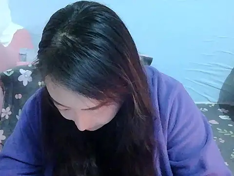 Snapshot of Xylona666 chatting on December 2, 2025, 5:03 pm Xylona666 online show from December 2, 2025, 5:03 pm