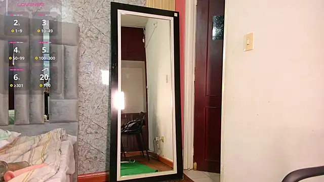 Snapshot of MiissBNasty chatting on October 19, 2025, 12:19 pm MiissBNasty online show from October 19, 2025, 12:19 pm