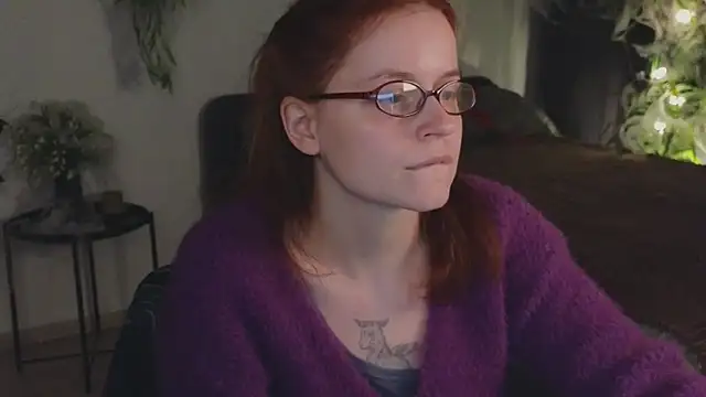 reb luvng online show from October 26, 2025, 1:44 pm