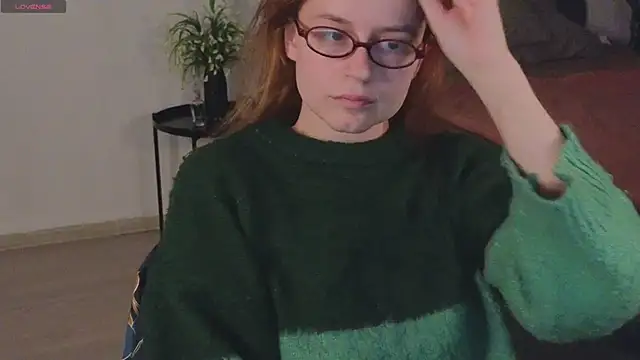 reb luvng online show from October 12, 2025, 2:18 pm