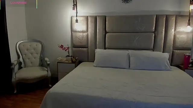 Oriana Guzman online show from July 29, 2026, 11:04 pm