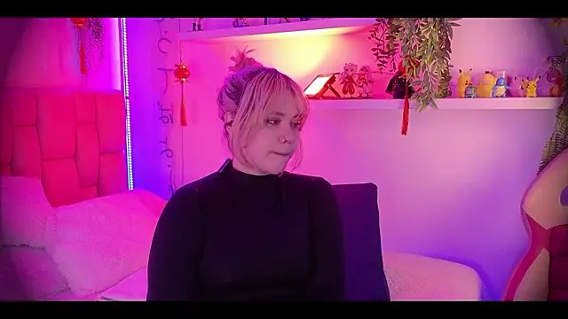 Snapshot of albaismynameX chatting on February 13, 2026, 1:11 pm albaismynameX online show from February 13, 2026, 1:11 pm