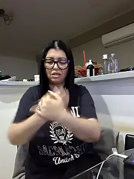 Milf Abigail online show from October 13, 2025, 10:54 pm