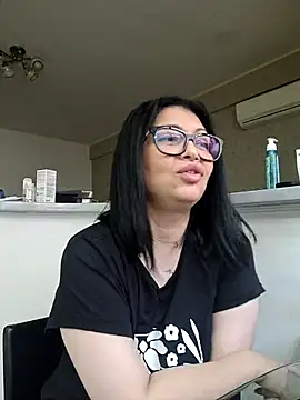 Snapshot of Milf_Abigail chatting on May 28, 2026, 3:36 am Milf Abigail online show from May 28, 2026, 3:36 am