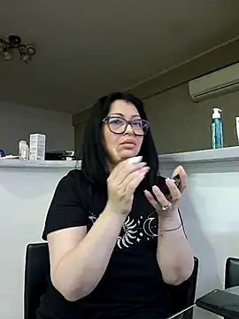 Snapshot of Milf_Abigail chatting on May 29, 2026, 2:50 am Milf Abigail online show from May 29, 2026, 2:50 am