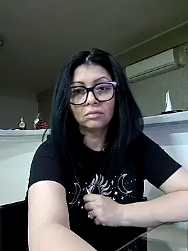 Snapshot of Milf_Abigail chatting on April 17, 2026, 12:35 am Milf Abigail online show from April 17, 2026, 12:35 am