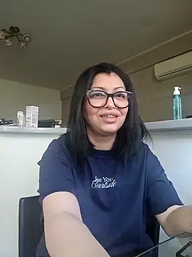 Snapshot of Milf_Abigail chatting on May 27, 2026, 5:04 am Milf Abigail online show from May 27, 2026, 5:04 am