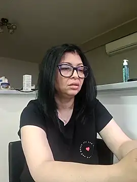 Snapshot of Milf_Abigail chatting on May 21, 2026, 3:37 am Milf Abigail online show from May 21, 2026, 3:37 am
