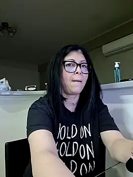 Snapshot of Milf_Abigail chatting on May 7, 2026, 12:37 am Milf Abigail online show from May 7, 2026, 12:37 am