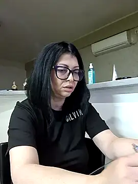 Snapshot of Milf_Abigail chatting on April 16, 2026, 1:28 am Milf Abigail online show from April 16, 2026, 1:28 am