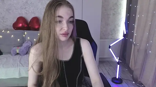 LissaCain online show from April 14, 2026, 2:38 am