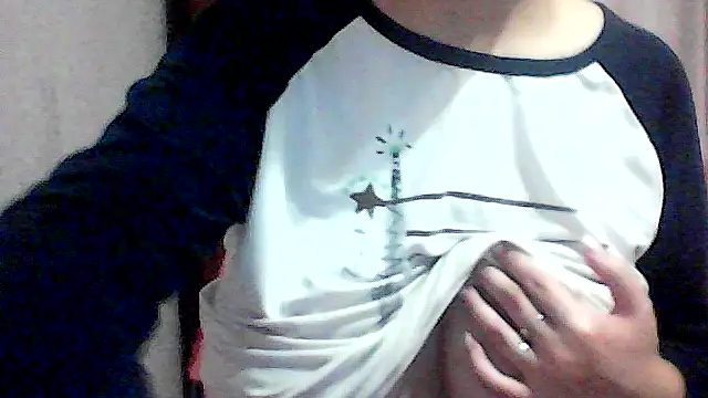 Snapshot of AnaXBerry chatting on October 23, 2025, 3:21 pm AnaXBerry online show from October 23, 2025, 3:21 pm