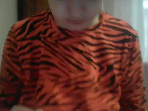 Snapshot of AnaXBerry chatting on December 18, 2025, 6:51 am AnaXBerry online show from December 18, 2025, 6:51 am