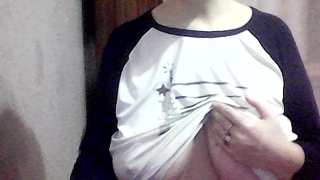 Snapshot of AnaXBerry chatting on January 16, 2026, 6:34 pm AnaXBerry online show from January 16, 2026, 6:34 pm