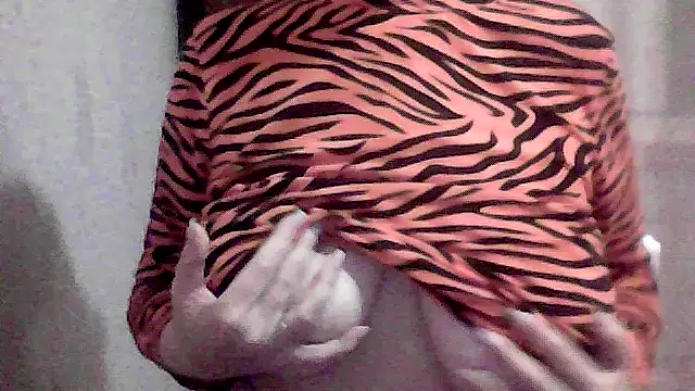 Snapshot of AnaXBerry chatting on January 12, 2026, 6:04 pm AnaXBerry online show from January 12, 2026, 6:04 pm