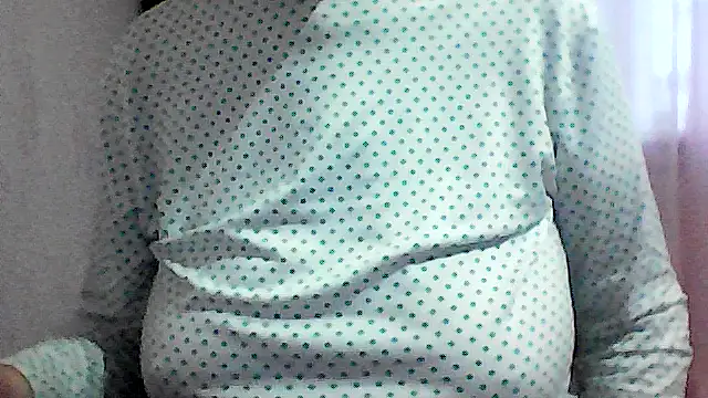 Snapshot of AnaXBerry chatting on November 19, 2025, 6:57 am AnaXBerry online show from November 19, 2025, 6:57 am