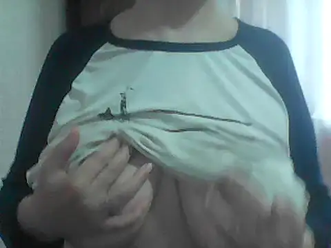 Snapshot of AnaXBerry chatting on April 13, 2026, 7:12 am AnaXBerry online show from April 13, 2026, 7:12 am