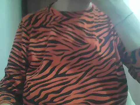 Snapshot of AnaXBerry chatting on March 11, 2026, 6:51 am AnaXBerry online show from March 11, 2026, 6:51 am