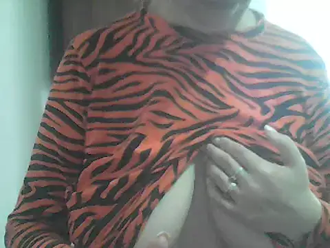 Snapshot of AnaXBerry chatting on March 22, 2026, 6:37 am AnaXBerry online show from March 22, 2026, 6:37 am