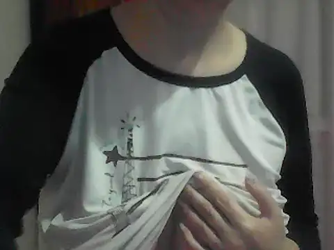 Snapshot of AnaXBerry chatting on December 20, 2025, 6:11 pm AnaXBerry online show from December 20, 2025, 6:11 pm