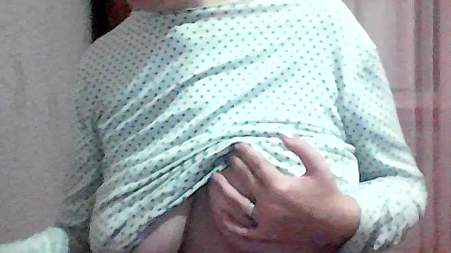 Snapshot of AnaXBerry chatting on November 30, 2025, 6:52 pm AnaXBerry online show from November 30, 2025, 6:52 pm