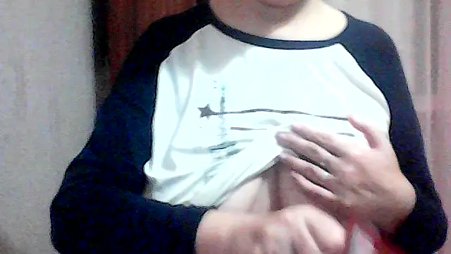 Snapshot of AnaXBerry chatting on November 10, 2025, 6:57 pm AnaXBerry online show from November 10, 2025, 6:57 pm