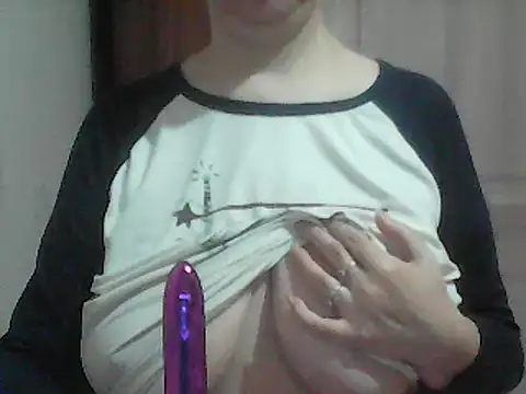 Snapshot of AnaXBerry chatting on February 17, 2026, 6:38 pm AnaXBerry online show from February 17, 2026, 6:38 pm