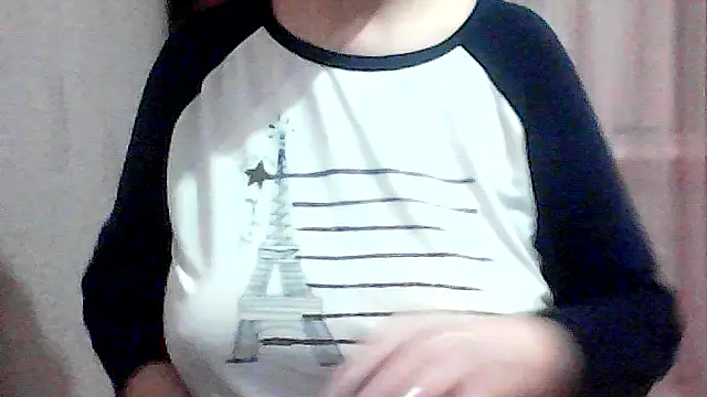 Snapshot of AnaXBerry chatting on December 4, 2025, 5:56 pm AnaXBerry online show from December 4, 2025, 5:56 pm