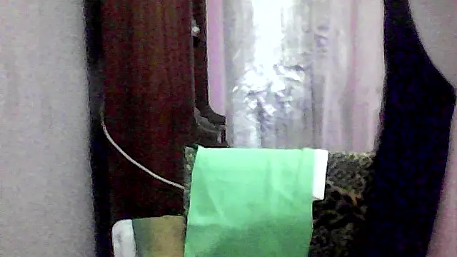 Snapshot of AnaXBerry chatting on December 3, 2025, 7:46 pm AnaXBerry online show from December 3, 2025, 7:46 pm