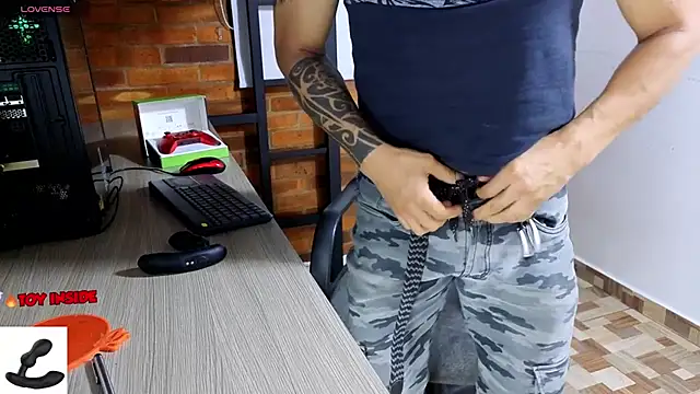 Marck Muscle online show from December 17, 2025, 2:27 am