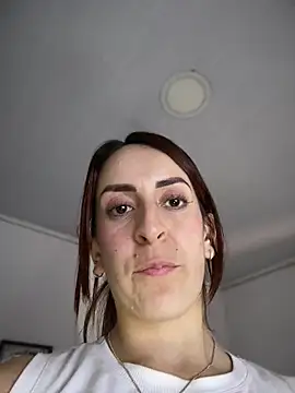 Snapshot of Buttyy_Cherry chatting on April 1, 2026, 4:04 pm Buttyy Cherry online show from April 1, 2026, 4:04 pm