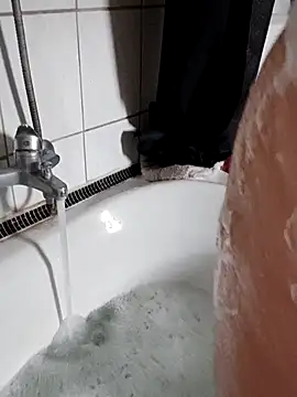 Snapshot of Isabella_Geney chatting on November 10, 2025, 12:32 pm Isabella Geney online show from November 10, 2025, 12:32 pm