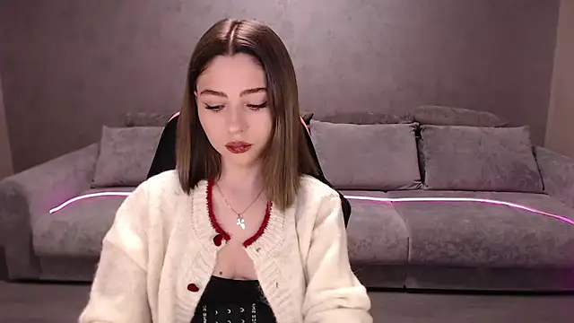 Tessa Walker online show from December 2, 2025, 11:23 am