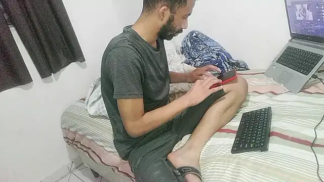 UncutToyBoy23cm online show from November 2, 2025, 10:04 pm