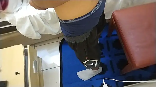 UncutToyBoy23cm online show from January 6, 2026, 1:37 pm