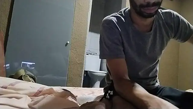 UncutToyBoy23cm online show from May 3, 2026, 8:12 pm