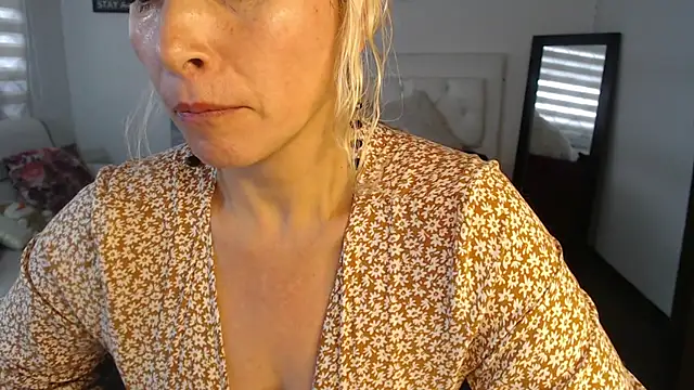 Snapshot of Ingridbergman chatting on February 11, 2025, 4:56 pm Ingridbergman online show from February 11, 2025, 4:56 pm