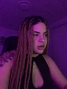 MelSaunders online show from December 8, 2024, 2:35 am