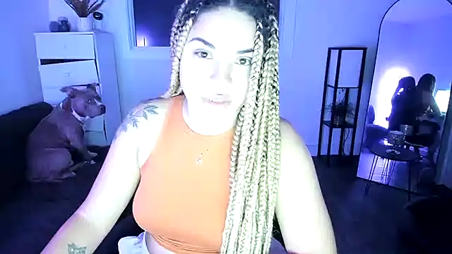 MelSaunders online show from November 2, 2025, 12:15 am