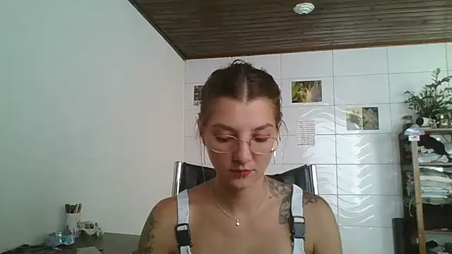 Snapshot of SweetyBabyDemon chatting on February 27, 2026, 1:55 pm SweetyBabyDemon online show from February 27, 2026, 1:55 pm