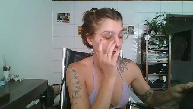 Snapshot of SweetyBabyDemon chatting on February 18, 2026, 1:07 pm SweetyBabyDemon online show from February 18, 2026, 1:07 pm