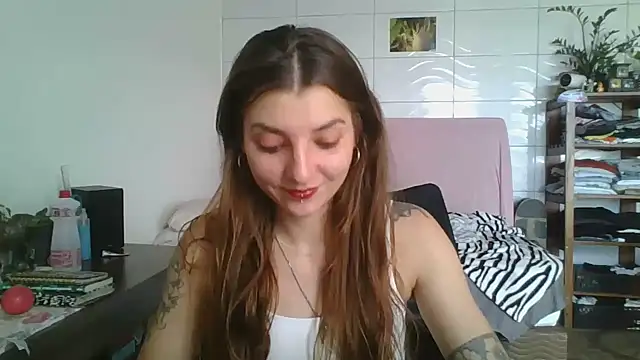 SweetyBabyDemon online show from October 13, 2025, 1:45 pm