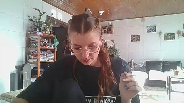 SweetyBabyDemon online show from October 19, 2025, 7:16 pm