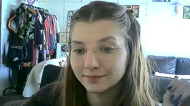 SweetyBabyDemon online show from October 22, 2025, 2:38 pm