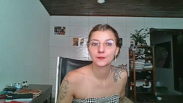 Snapshot of SweetyBabyDemon chatting on February 8, 2026, 4:59 pm SweetyBabyDemon online show from February 8, 2026, 4:59 pm