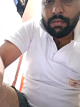 Snapshot of GlassBarge9 chatting on March 9, 2025, 6:32 pm GlassBarge9 online show from March 9, 2025, 6:32 pm