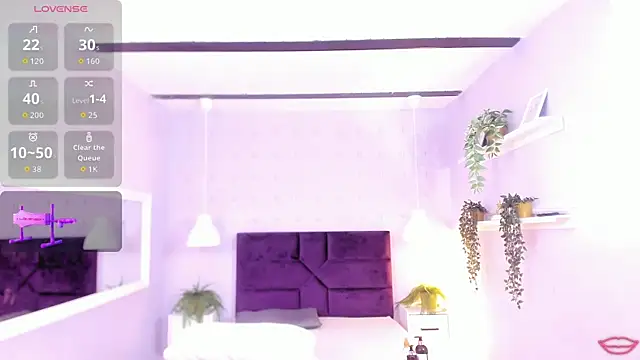 Snapshot of BrianaHazel chatting on October 23, 2025, 12:20 am BrianaHazel online show from October 23, 2025, 12:20 am